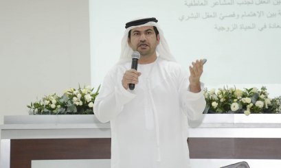 الإعلامي شافع النيادي يناقش في جامعة العين 