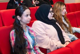 ورشة عمل حول إنجازات المرأة الإماراتية 
